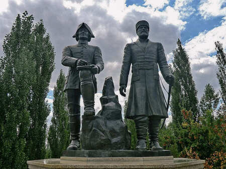 Памятник Рычкову и Углицкому - arenda-soliletsk.ru